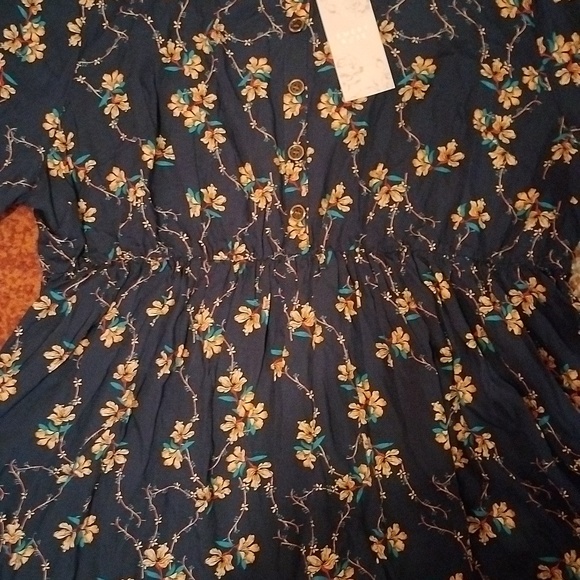 Women's plus size 3x Floral half sleeve navy blue peplum/tunic top - Picture 3 of 4